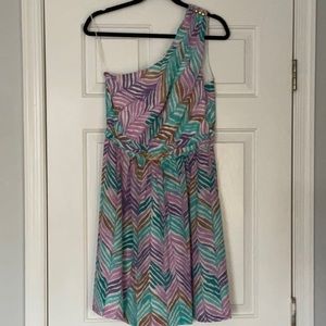 Trina Turk Renita one shoulder 100% Silk Chevron Print Dresswater Zig Zag Size 8